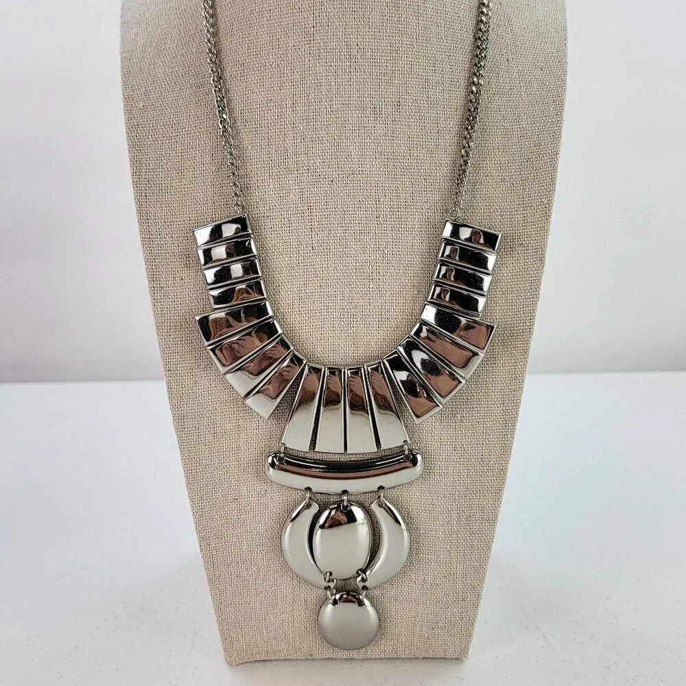 Silver-Tone Geometric Charm Pendant Statement Necklace 21 in Lobster Clasp